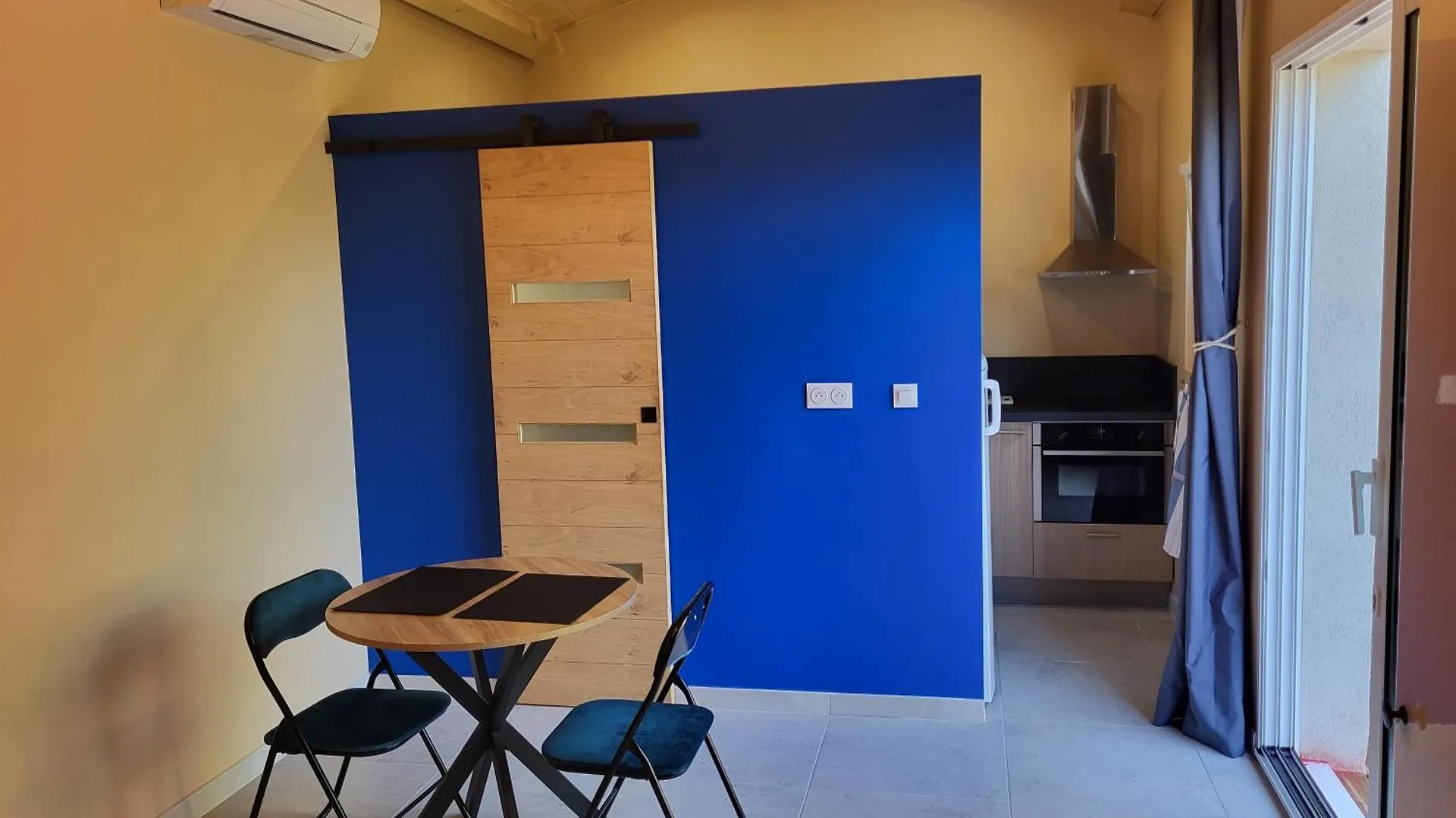 Studio A 400 M De La Plage Le Pradet 0*,  France