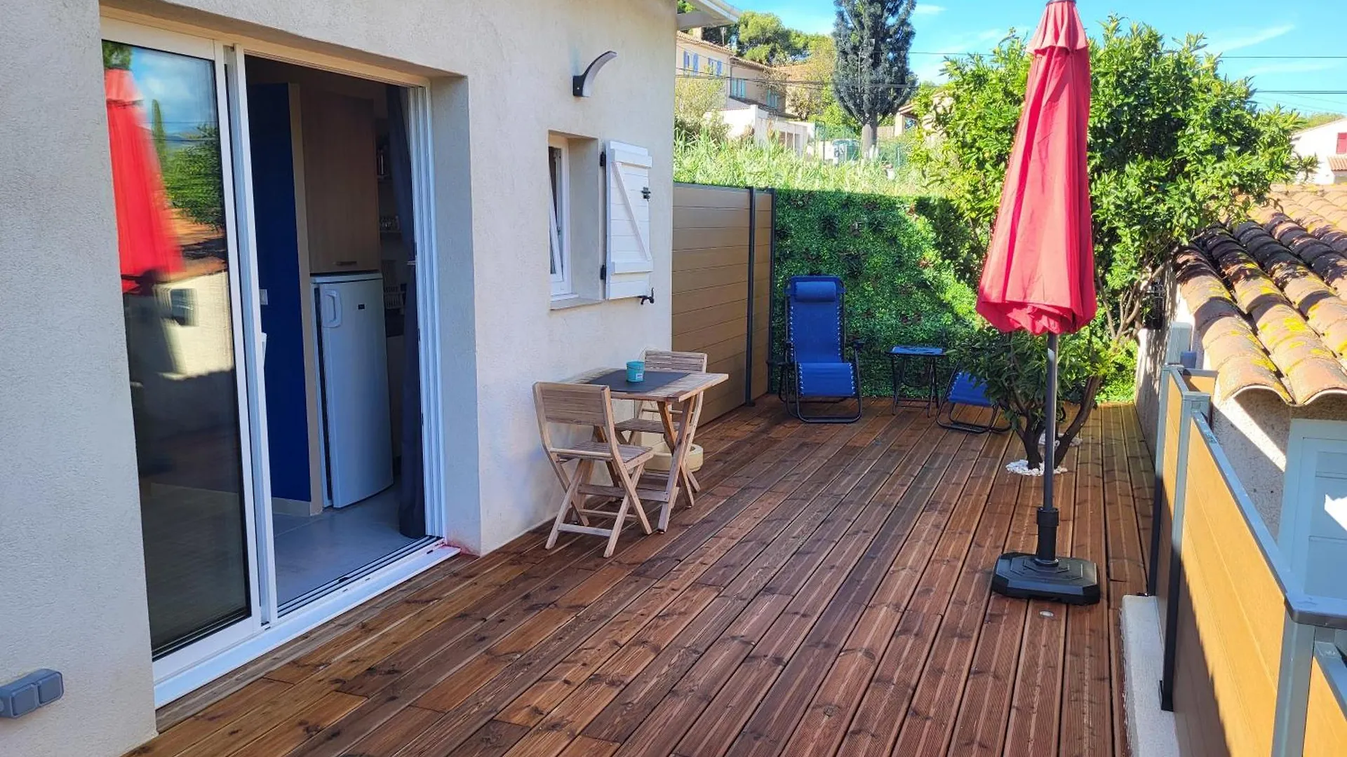 Studio A 400 M De La Plage Le Pradet Apartment